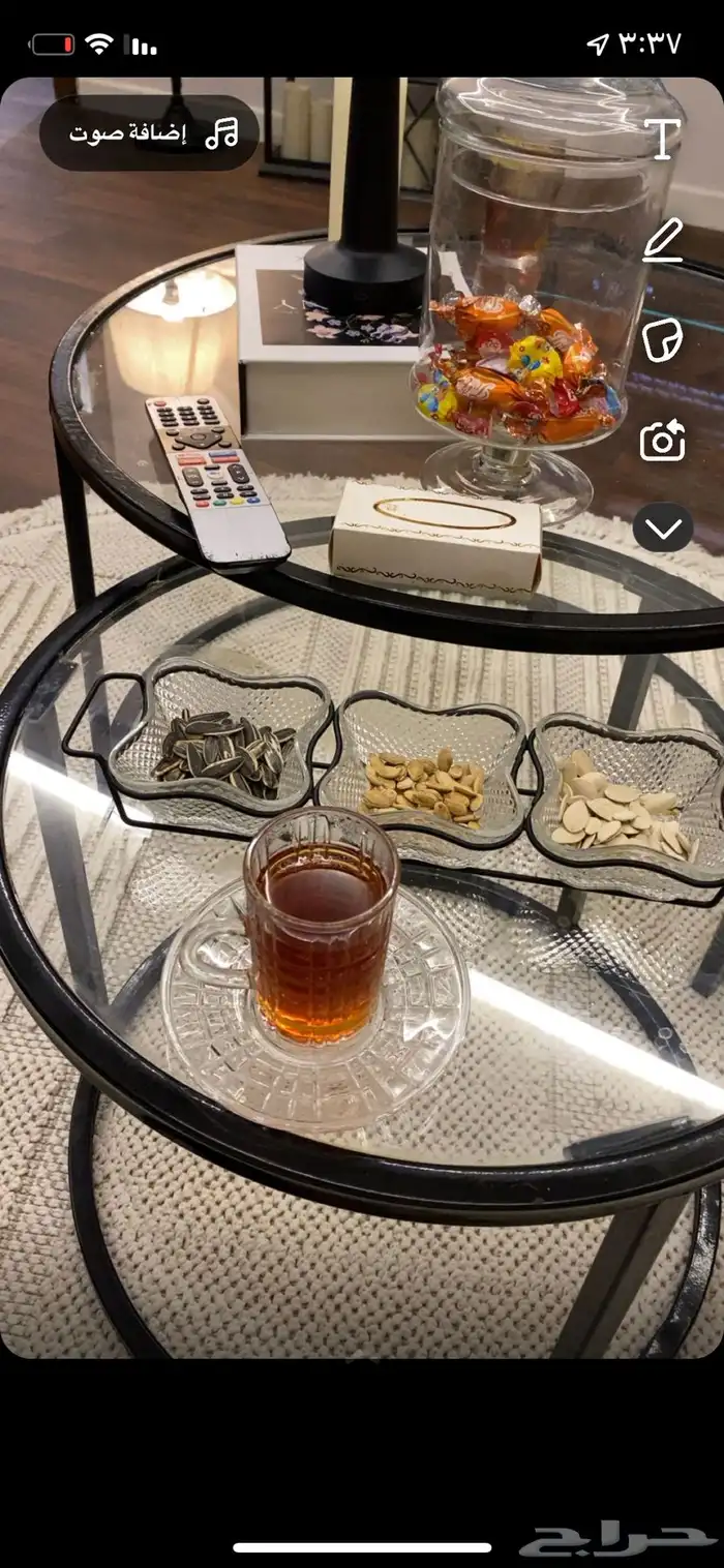 طاوله 2في بعض. سبب البيع انكسرت القزازه. بس تتصلح. هي نظيفه 1