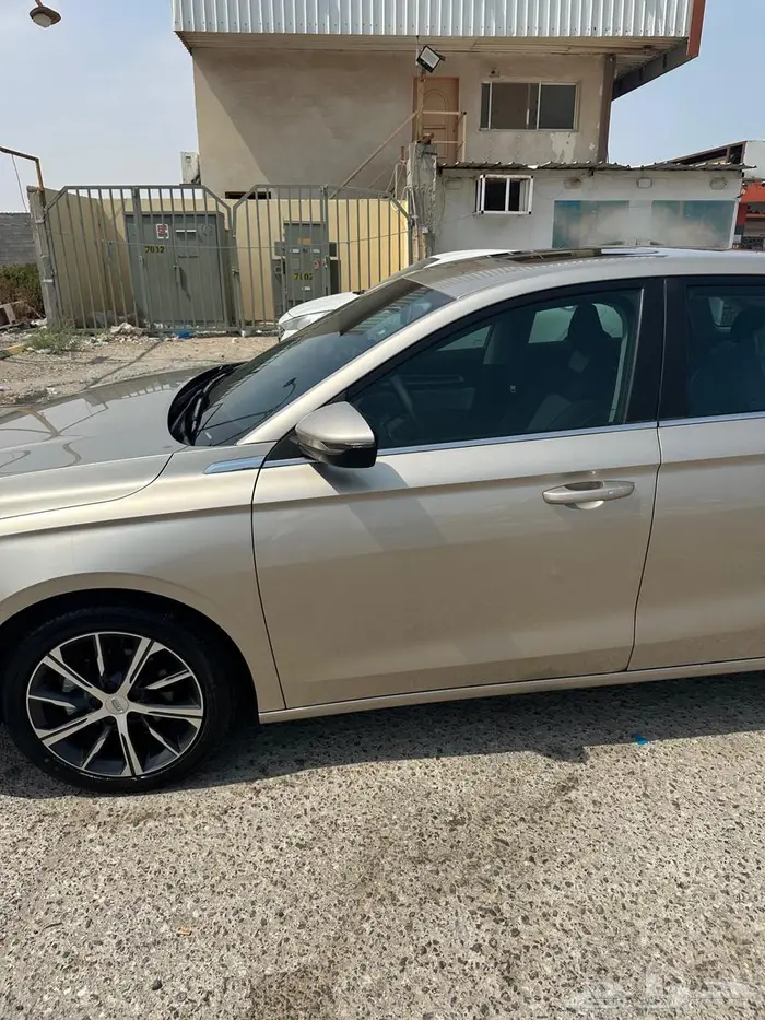 جيلي امجراند كامل المواصفات 12