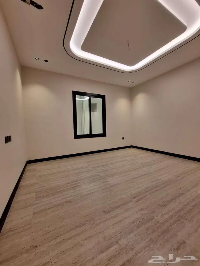 للبيع شقة مميزه بحي الزهراء 1