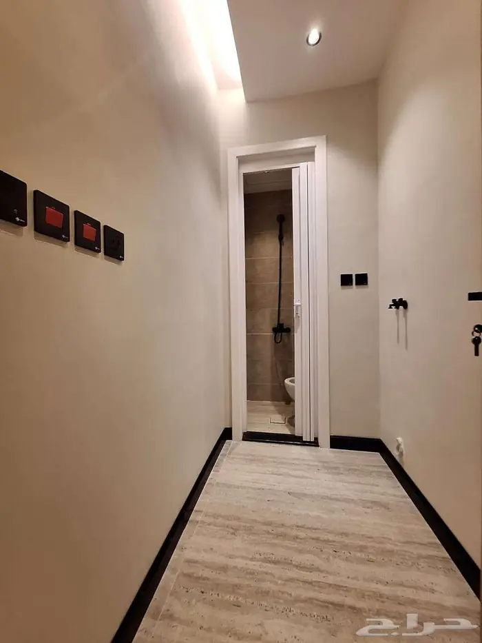 للبيع شقة مميزه بحي الزهراء 0