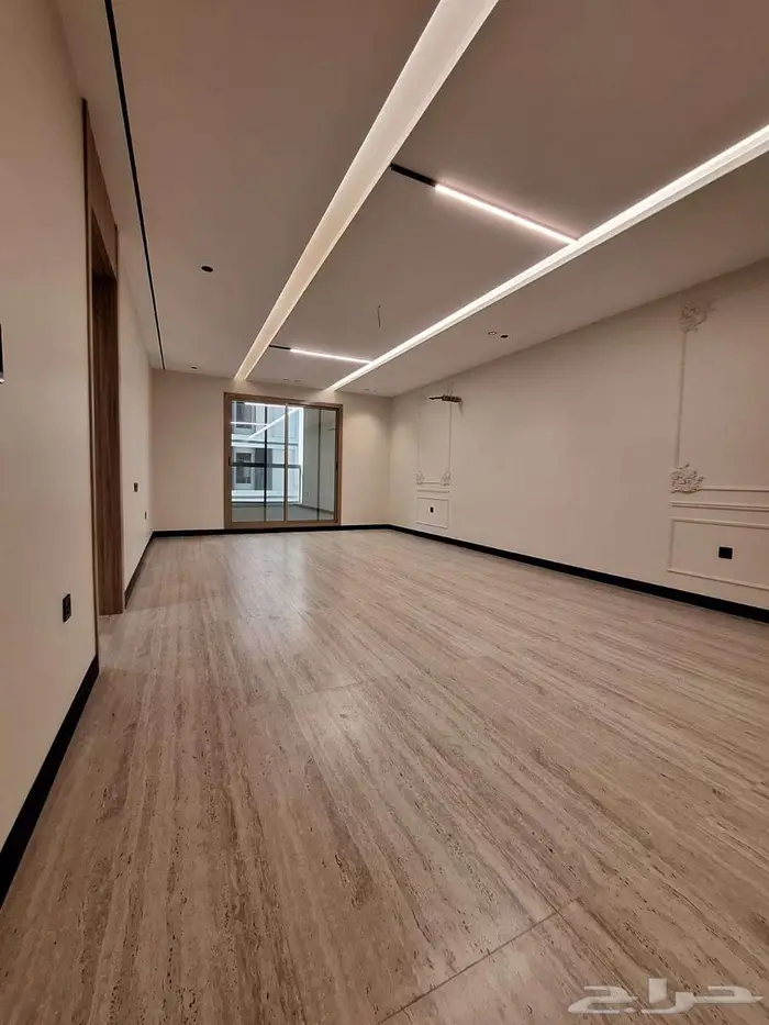 للبيع شقة مميزه بحي الزهراء 6