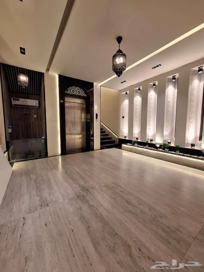 للبيع شقة مميزه بحي الزهراء 9