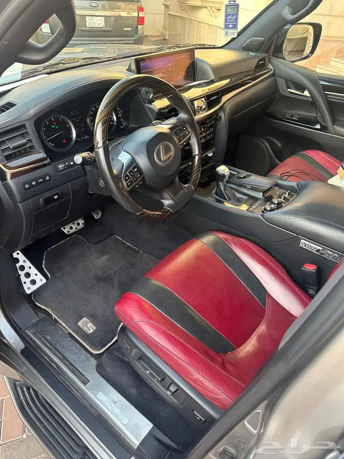 جيب لكزس LX570 فل كامل 2018 5