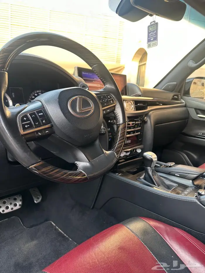 جيب لكزس LX570 فل كامل 2018 3