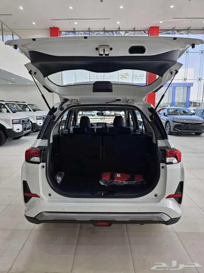 تويوتا فيلوز GLX موديل 2025 3