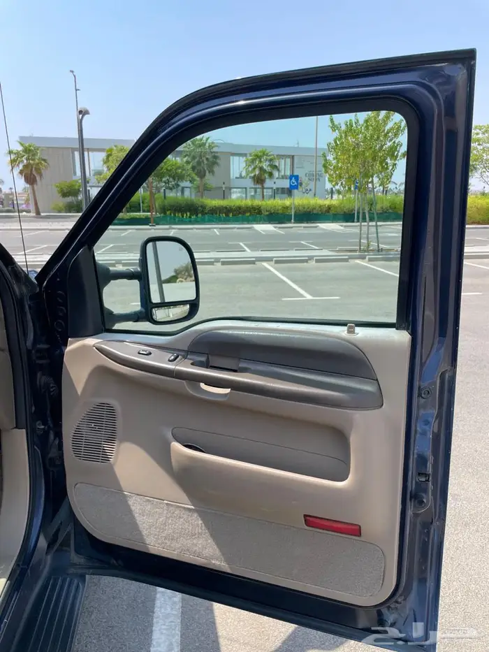 Ford Excursions 2004 6