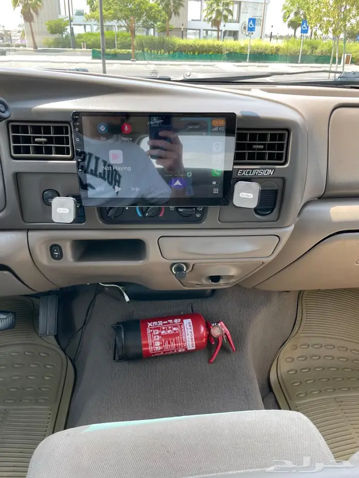 Ford Excursions 2004 8