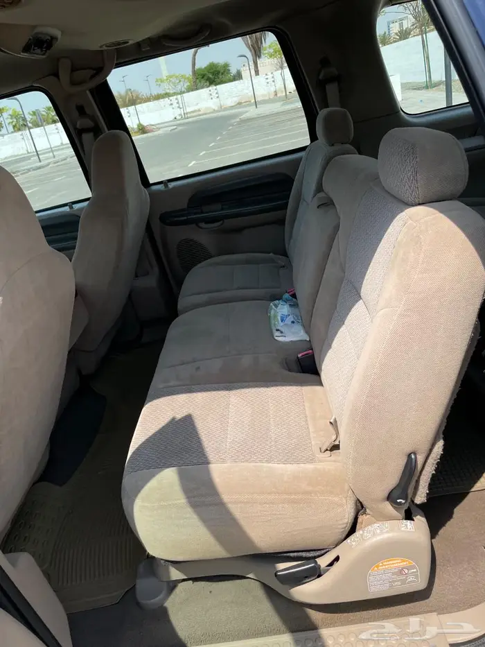 Ford Excursions 2004 11