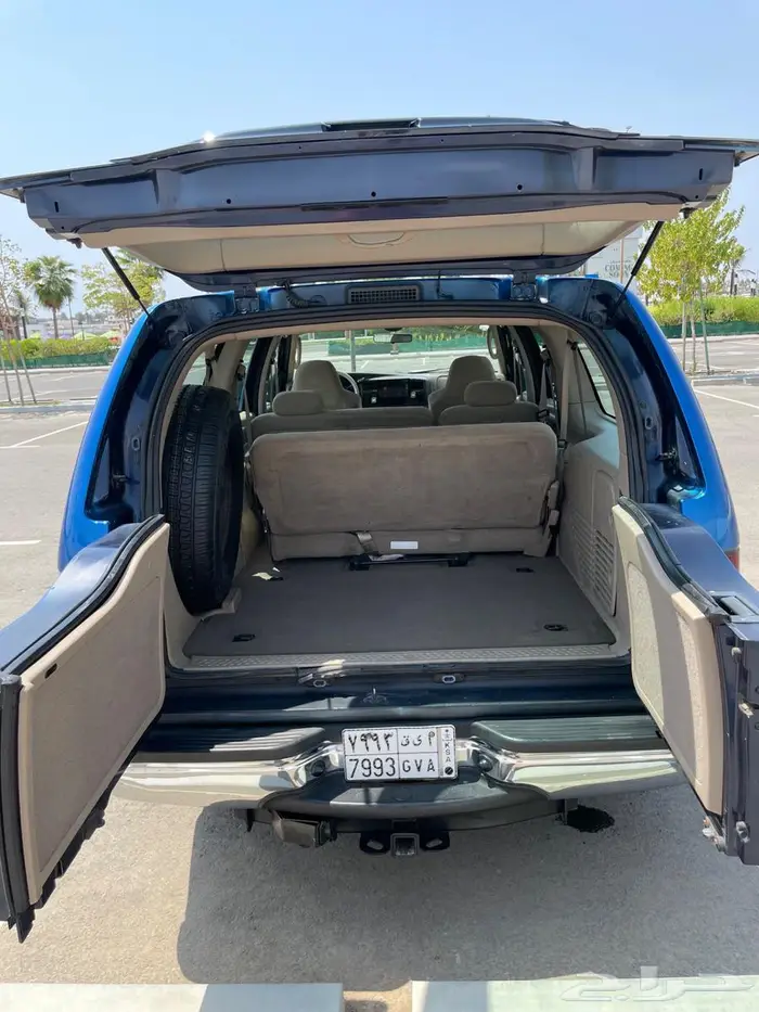 Ford Excursions 2004 15