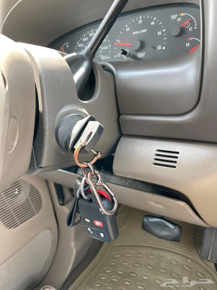 Ford Excursions 2004 21