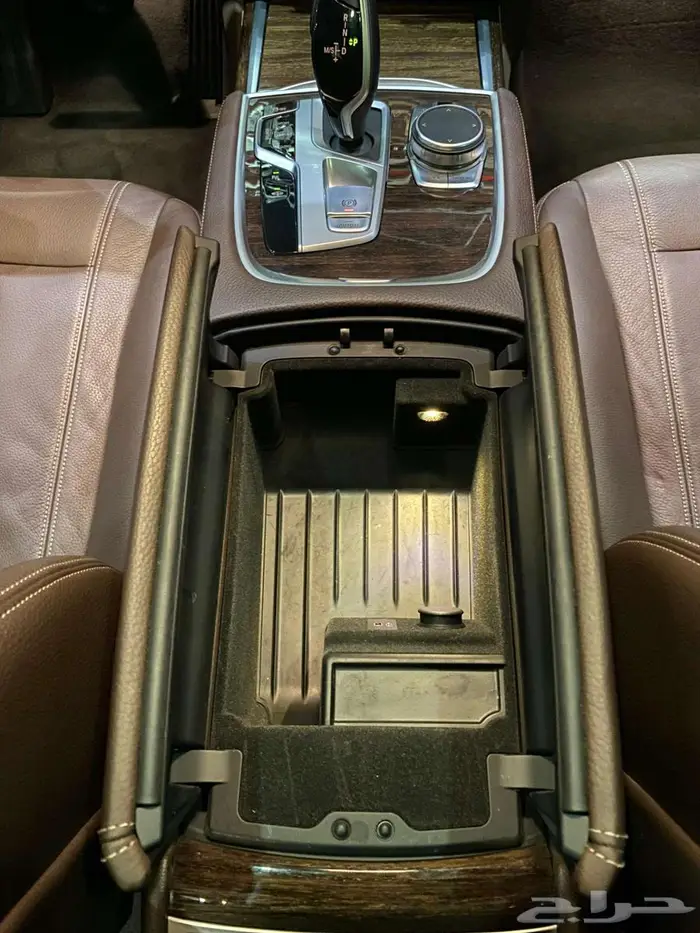 بي ام دبليو 730LI موديل 2020 ابيض خليجي ماشيه 96000كم 23