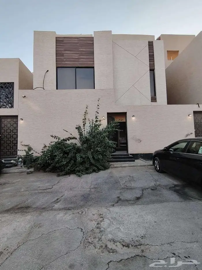 فيلا للبيع بحي عكاظ 1