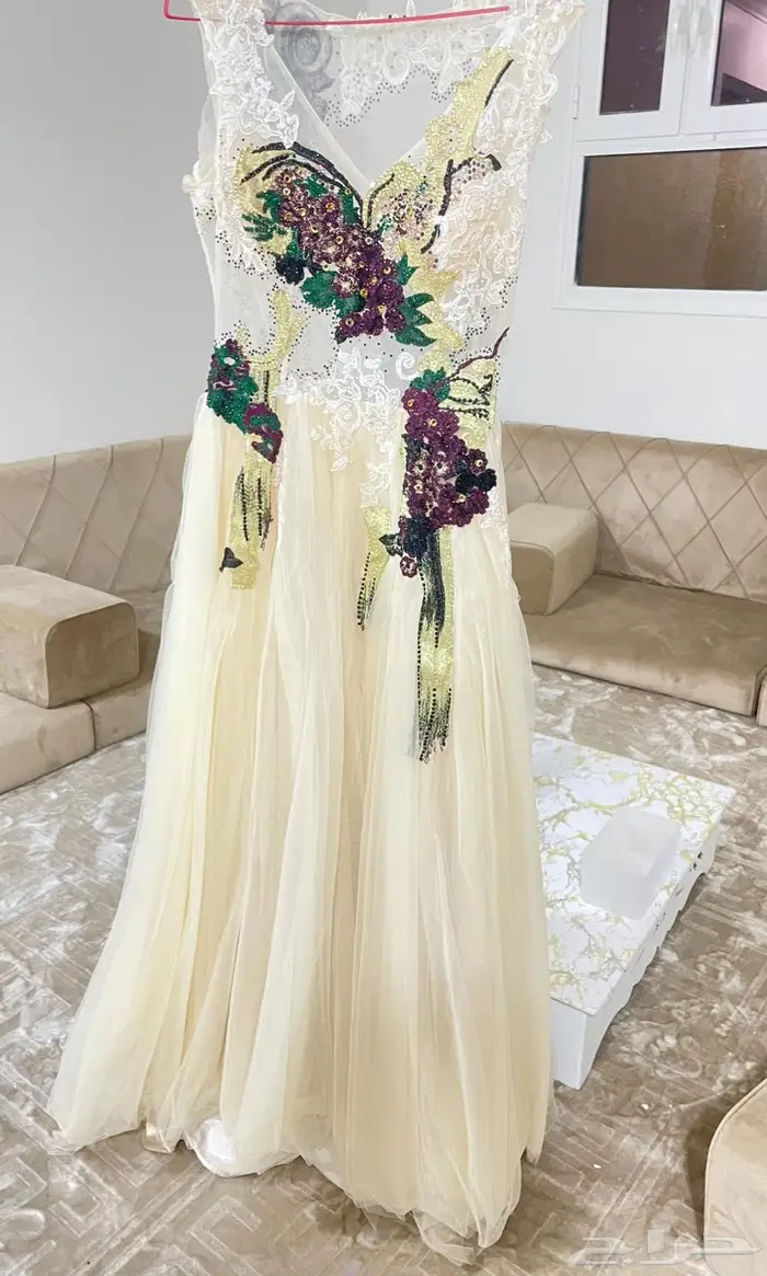 فستان سهرة او ملكة مقاس s الىM 0