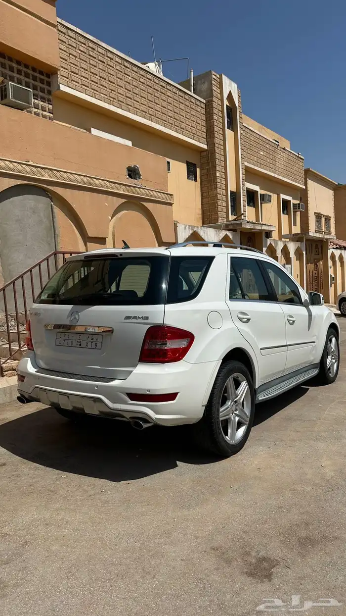 مرسيدس ML ممشى قليل 97الف للبيع . 4