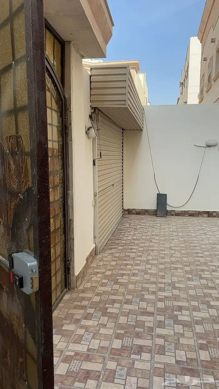 فله للبيع موقعها ممتاز جدا  حي الرانونا 4