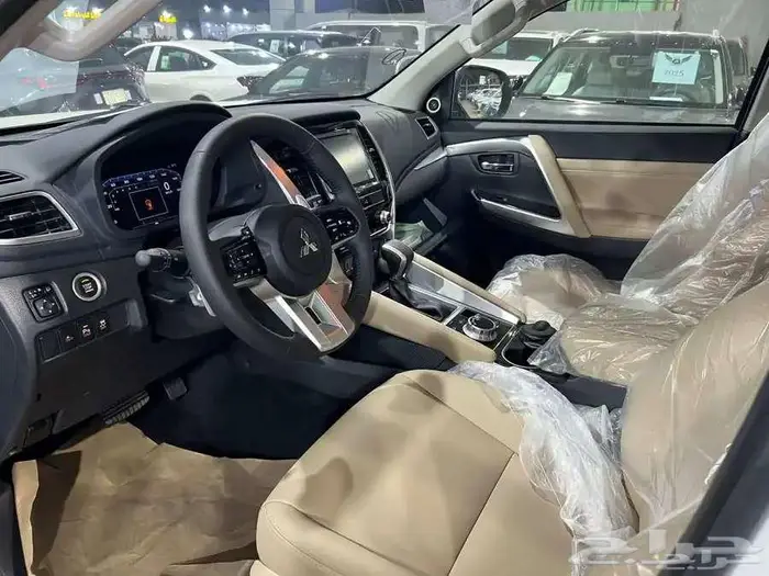 ميستوبيشي مونتيرو سبورت بنزين 2025 8