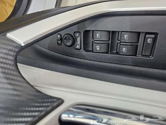 تويوتا فيلوز GLX موديل 2025 13