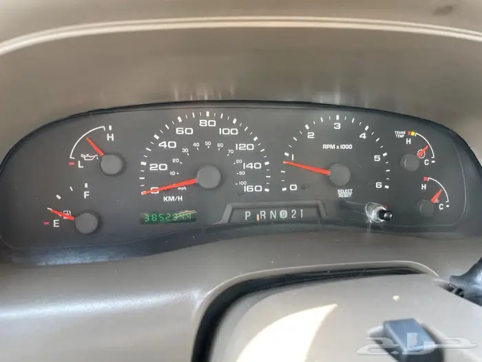 Ford Excursions 2004 14