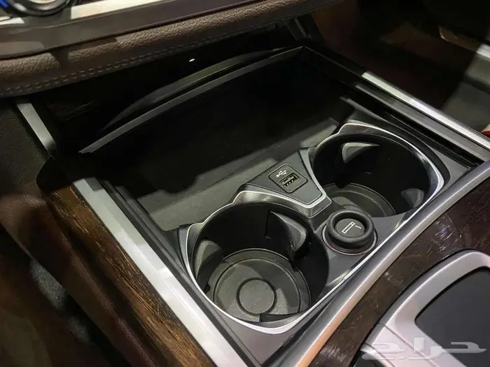 بي ام دبليو 730LI موديل 2020 ابيض خليجي ماشيه 96000كم 33
