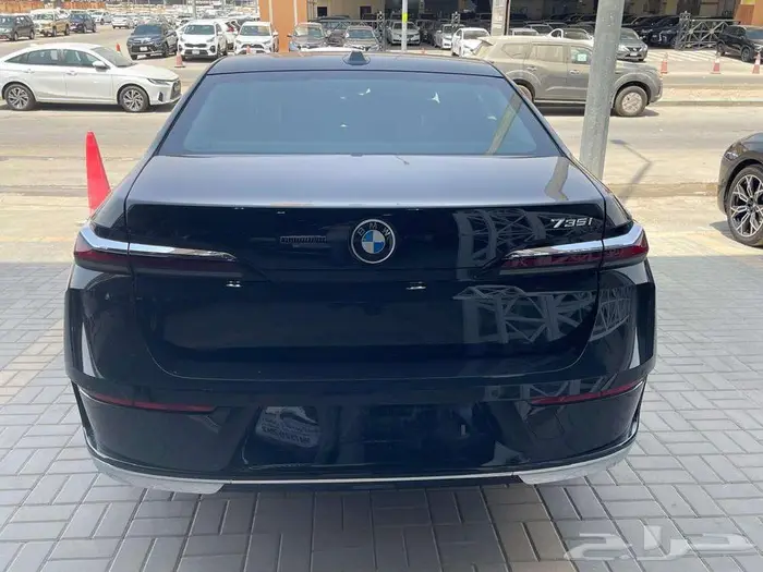 بي ام دابليو I 735 خليجي 2026 1