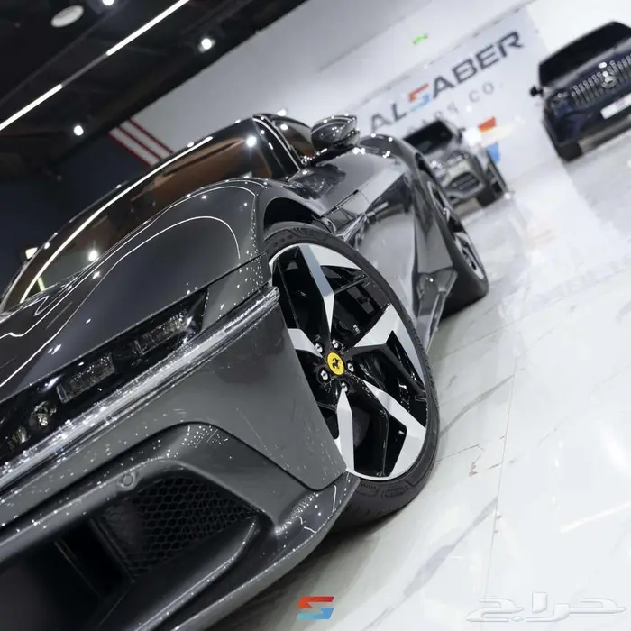 فيراري 12سلندر موديل 2025 14