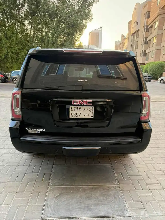 2018 GMC Yukon SLE 3