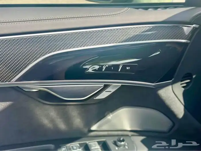 للبيع اودي S8 موديل 2022 لون خرافي وارد كندا 15