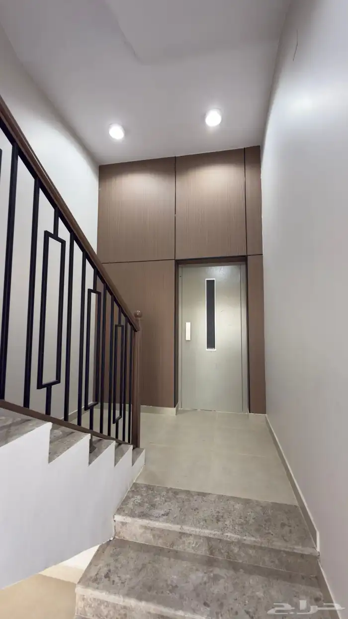 للبيع شقق سكنيه فاخرة طريق المدينه العسكريه بخميس مشيط 5