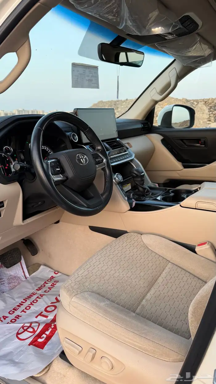 لاندكروزر 2022 GXR L3 بودي وكاله 25
