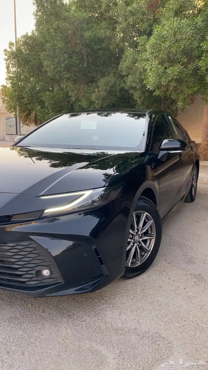 كامري اسود 2025 فئة E جديدة 8