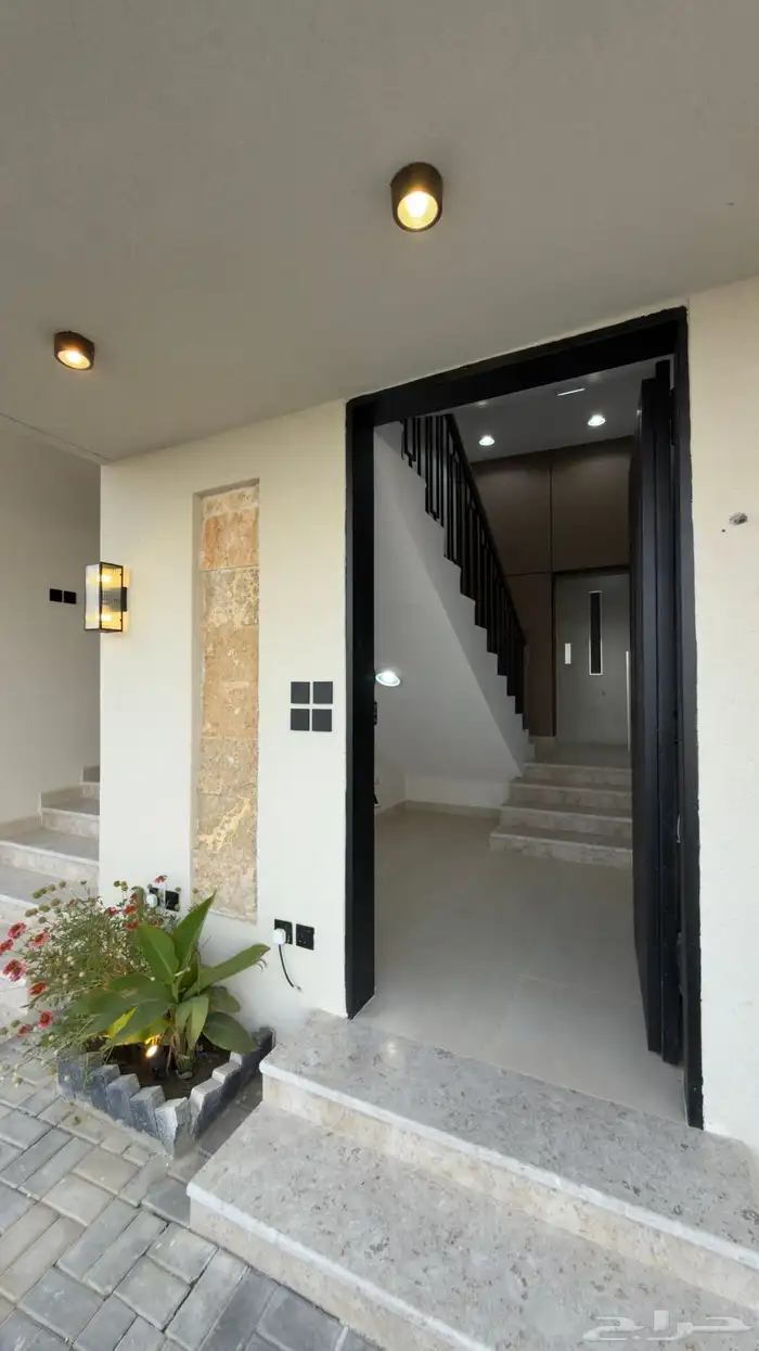 للبيع شقق سكنيه فاخرة طريق المدينه العسكريه بخميس مشيط 2