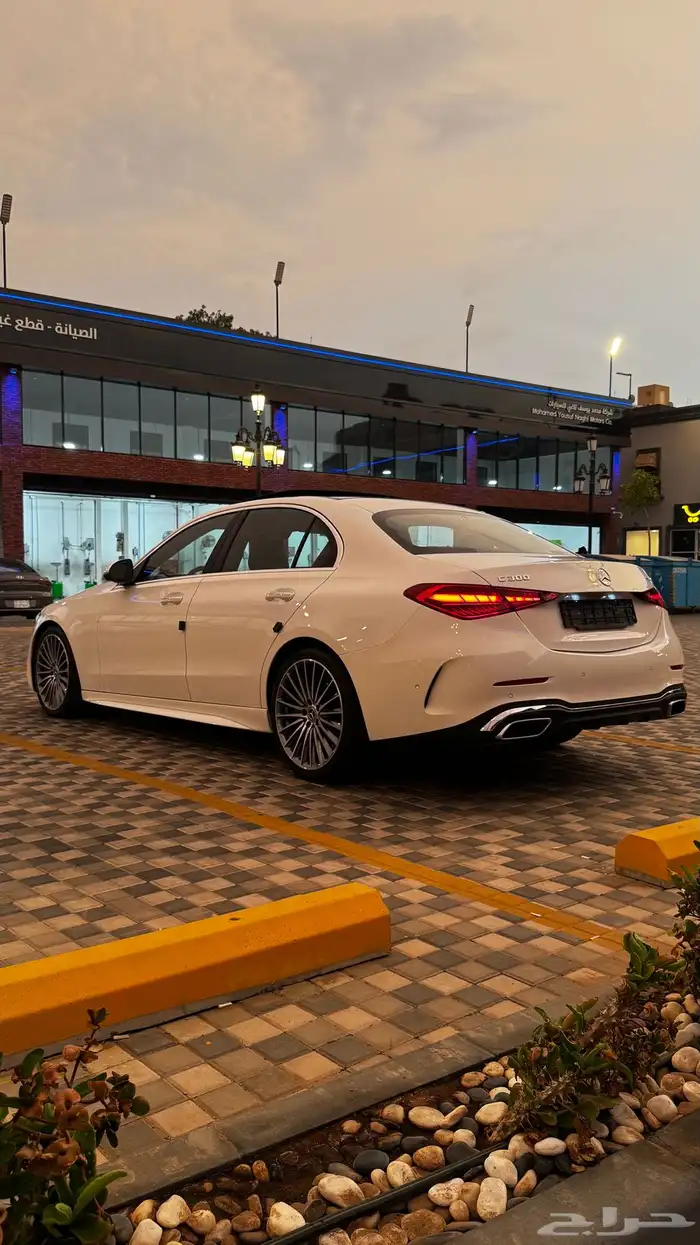 مرسيدس C300 4MATIC 12