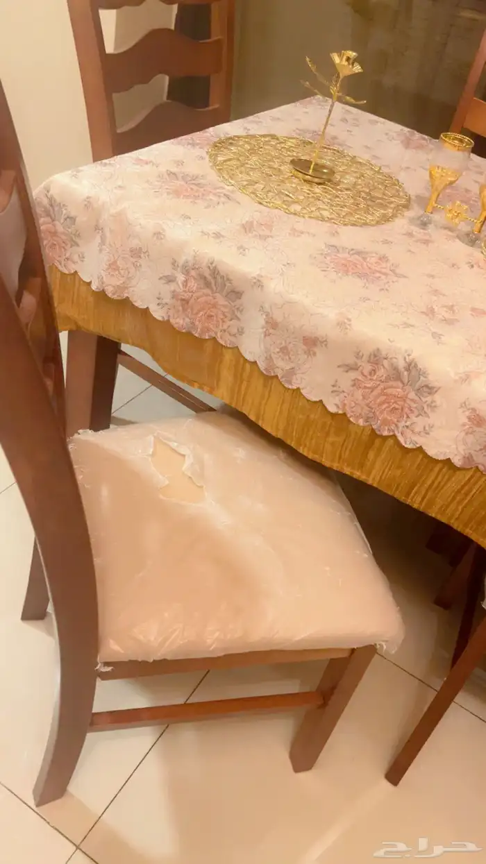 طاولة طعام 0
