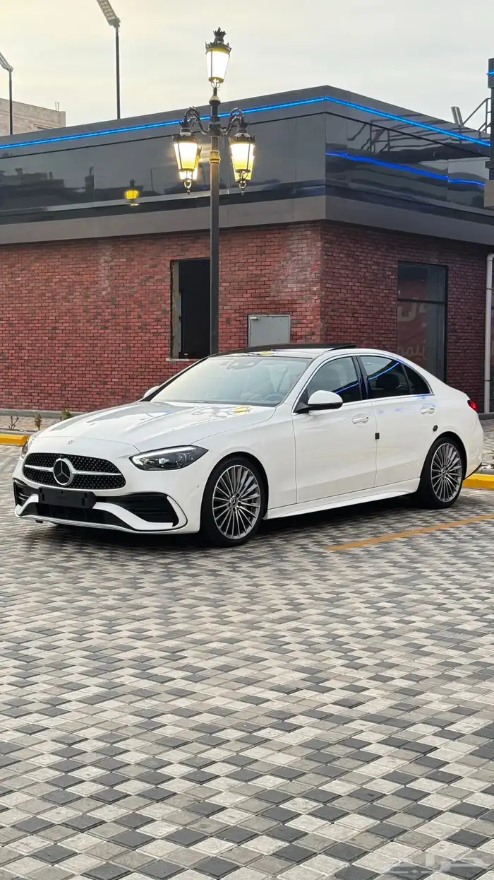 مرسيدس C300 4MATIC 3