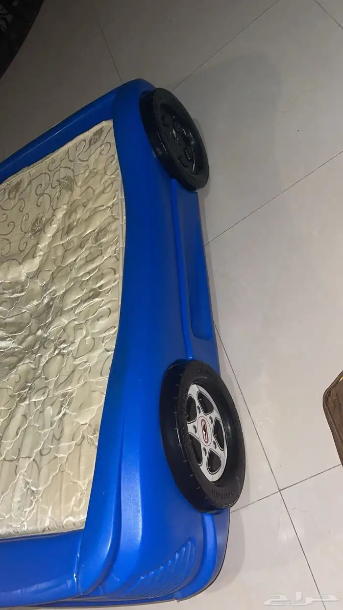 سرير اطفال على شكل سيارة 0