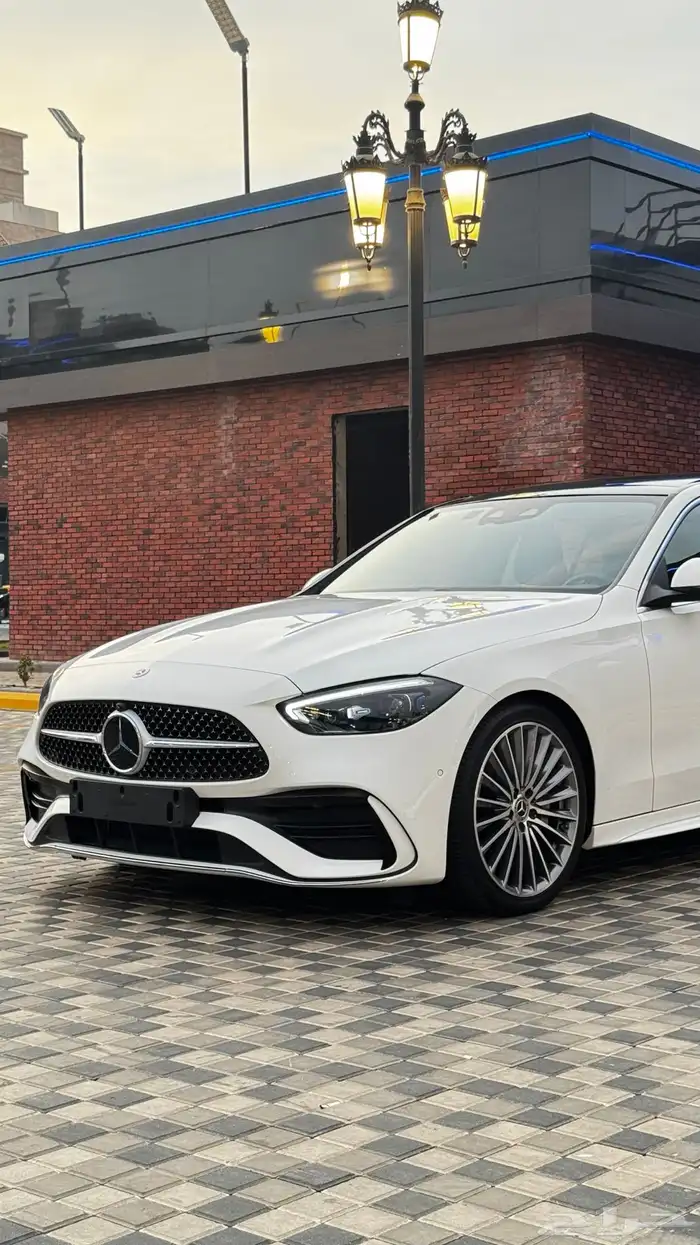 مرسيدس C300 4MATIC 1