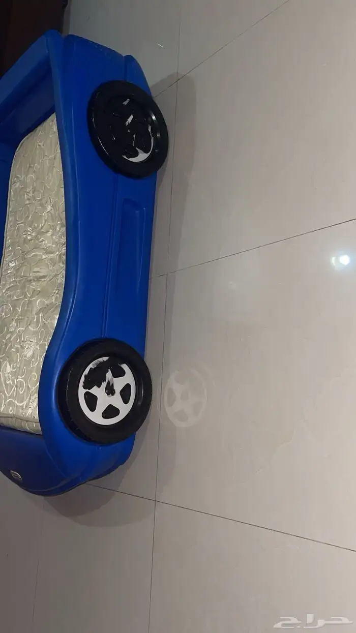 سرير اطفال على شكل سيارة 2