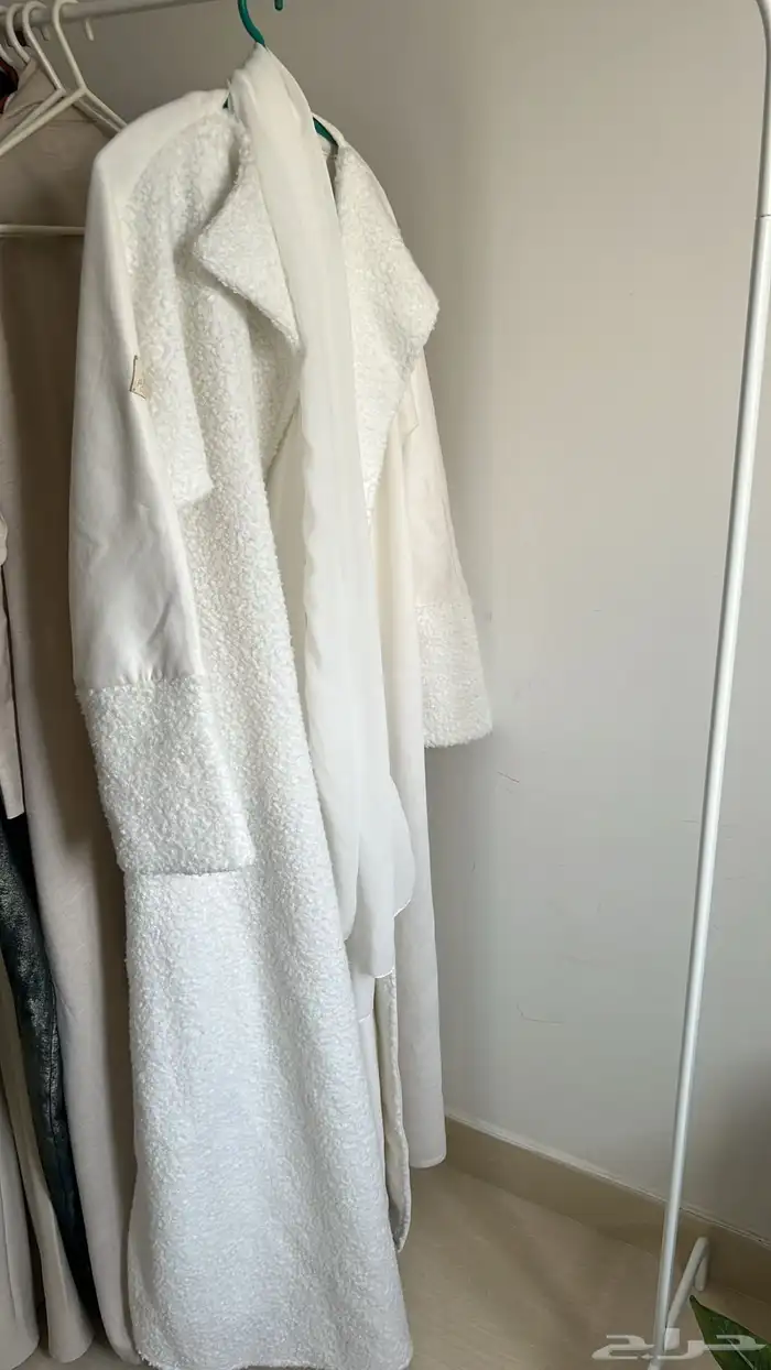عبايه فروه ابيض 2