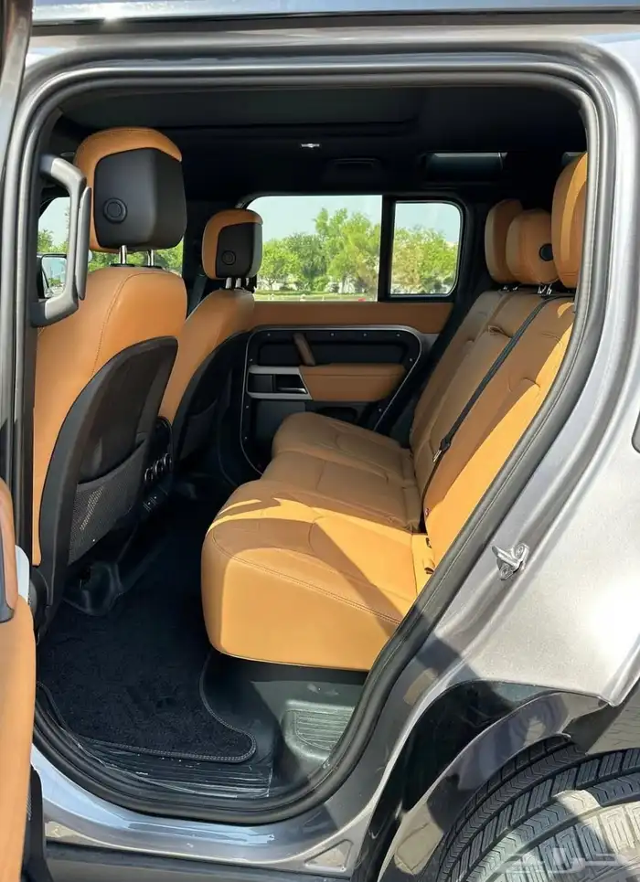 لاند روفر ديفندر HSE V6 3