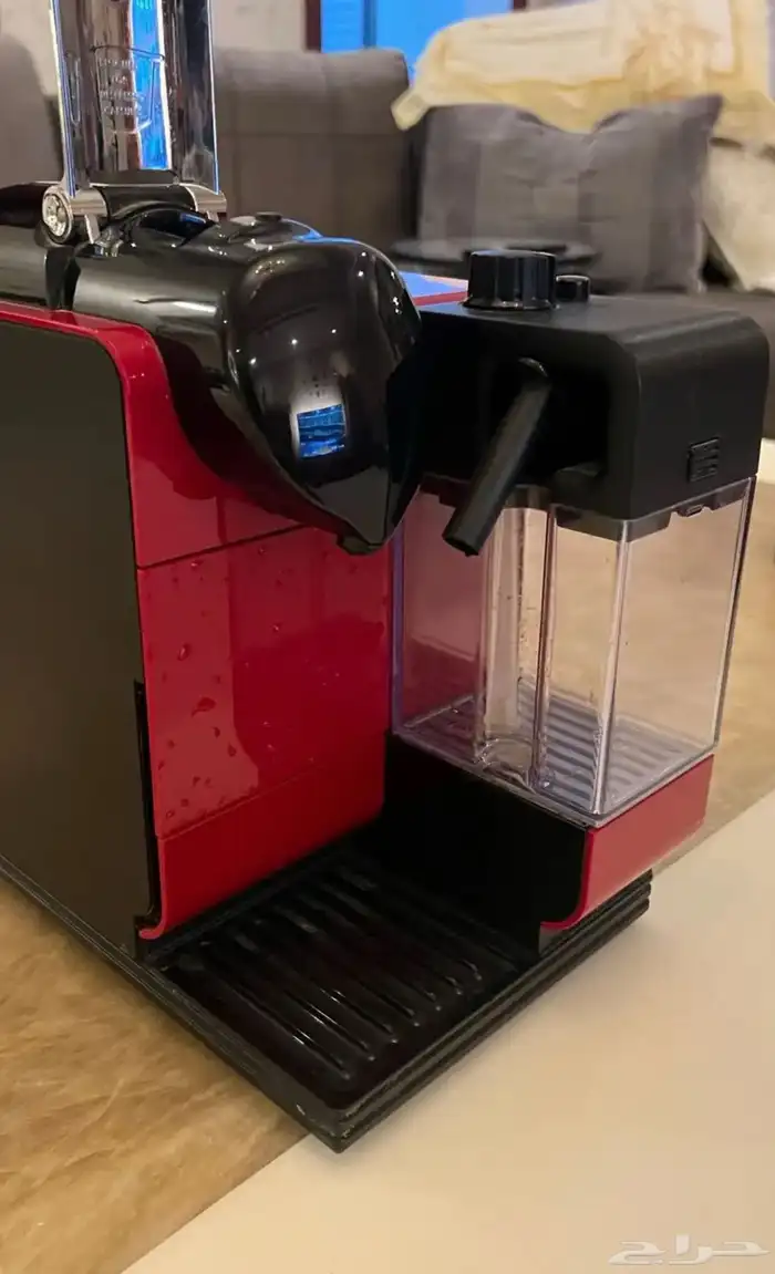مكينة نسبريسو الاصليه مع خفاق الحليب 2