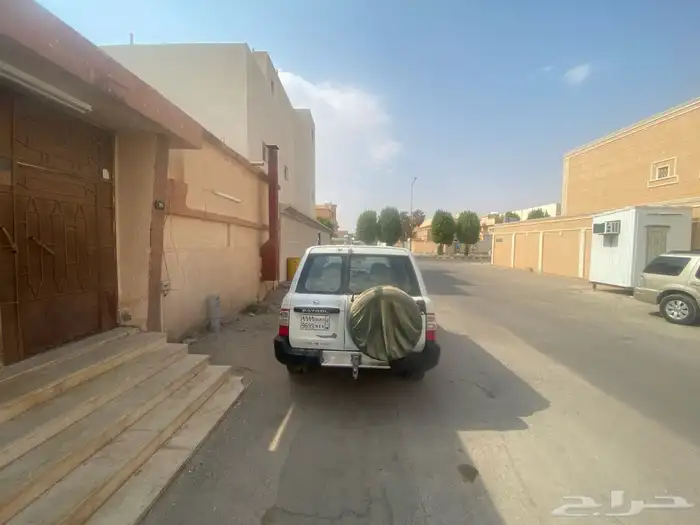 البيع جيب نيسان فتك 4