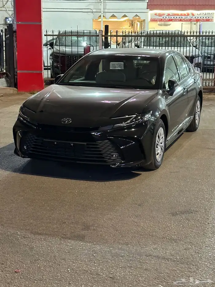 كامري ستاندر اسود 2025 بسعر 112.500 1