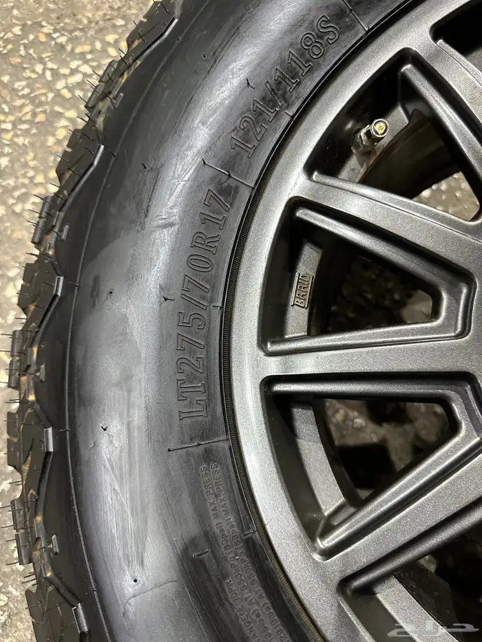 كفرات حجري مع جنوط برايد مقاس 17 فتك وافجي بزرعهاء 15