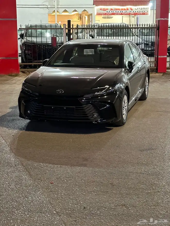 كامري ستاندر اسود 2025 بسعر 112.500 0