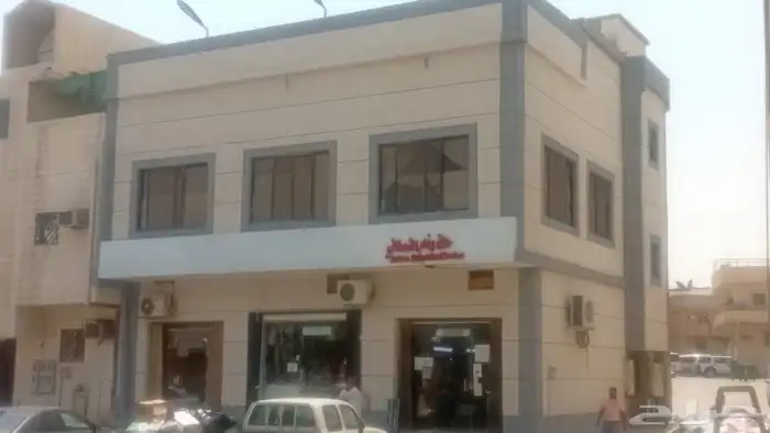 فرصه ذهبيه للمستثمرين عماره تجاريه بشارع سلطانه العام 1