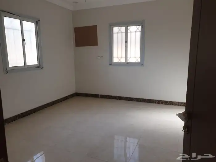 عمارة على شارعين للبيع في مخطط بريمان 1