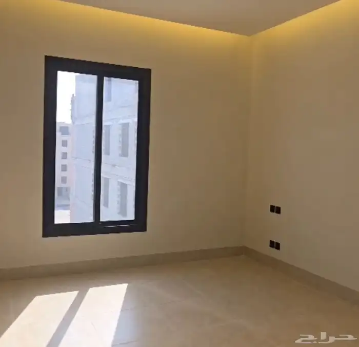 شقة اول ساكن للايجار حي السيف مقابل بحر الراكة فاخره 3