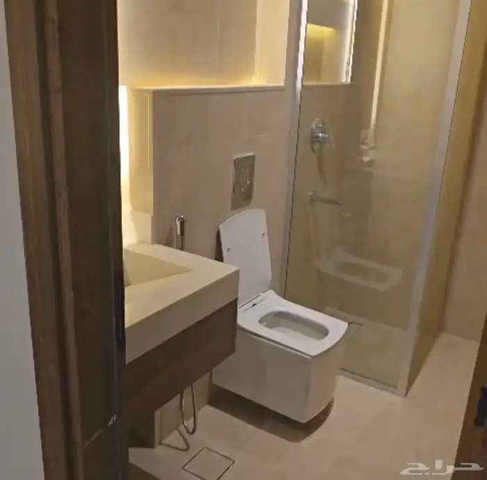 شقة اول ساكن للايجار حي السيف مقابل بحر الراكة فاخره 2