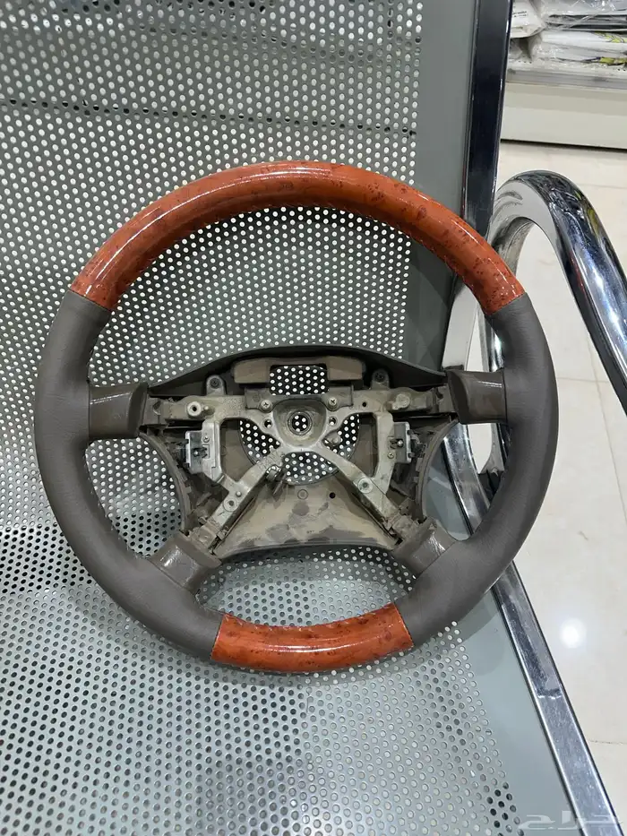 طاوه لاندكروزر 2001 1