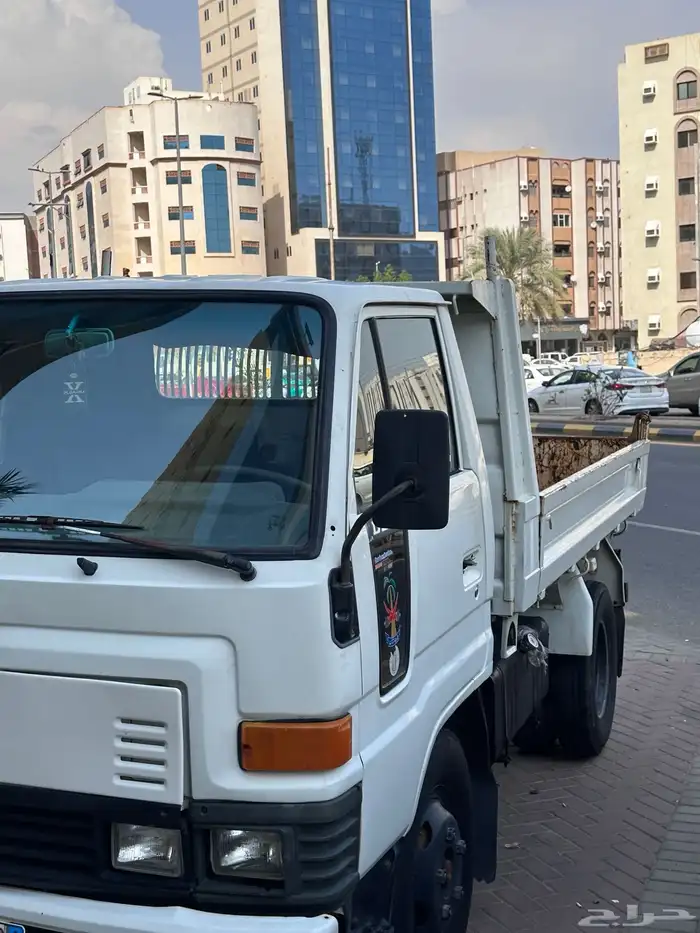 سيارة قلاب دايهاتسون 1